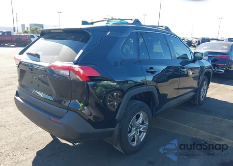 2024 Toyota Rav4 Xle z USA, uszkodzony, nr VIN 2T3W1RFV8RC280260